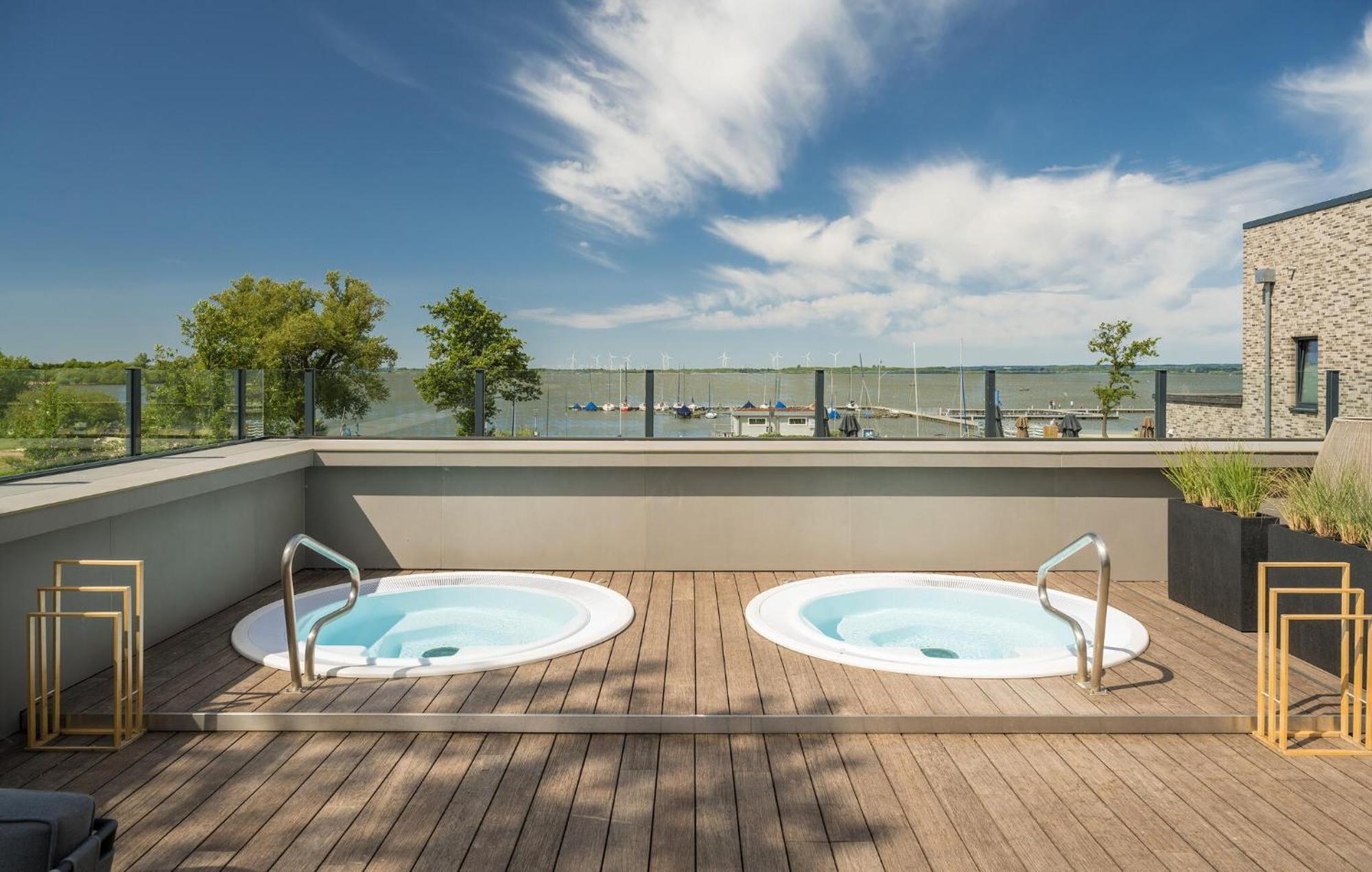 2 Bedroom Beach Front Home In Lembruch-Duemmer See Kültér fotó